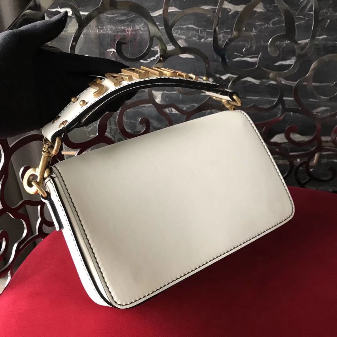 Dior 迪奥 网红同款 Dior手包 方便小巧实用 可搭配长肩带使用 白色