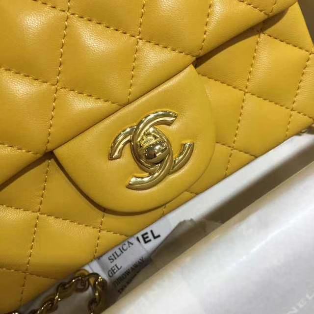 Chanel 香奈儿 Classic Flap Bag  Imported lamb skin 进口小羊皮 17cm 现货 芒果黄 金扣