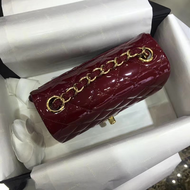 Chanel 香奈儿 Classic Flap Bag  进口漆皮 17cm 酒红 金扣