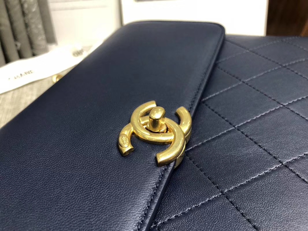 2018年新款口盖包 进口小羊皮 金色金属黄 宝石蓝 28cm