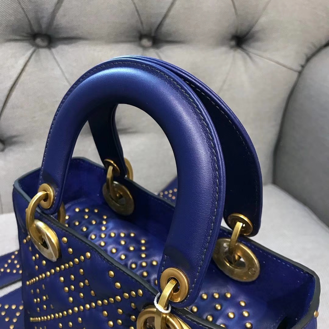 Dior 迪奥 戴妃包 Lady Dior 牛皮铆钉包 女神专属蓝色  限量版 手工打制 复古风五格铆钉包
