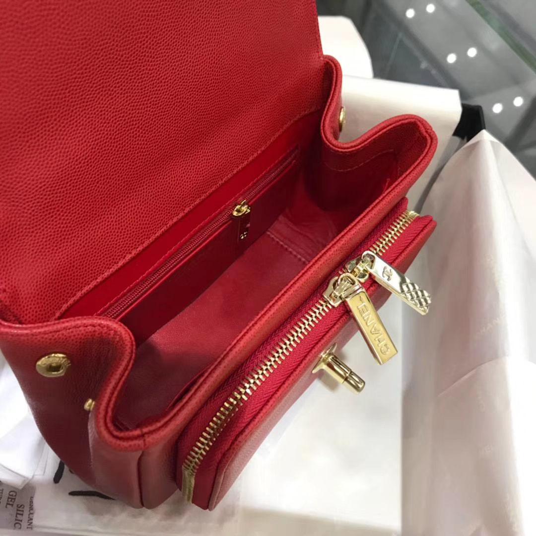 Chanel 2018 新款 邮差包  20cm～原厂皮小鱼子酱 大红色