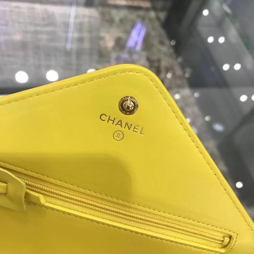 Chanel香奈儿 最新款 铆钉WOC 芒果黄 19cm YKK拉链