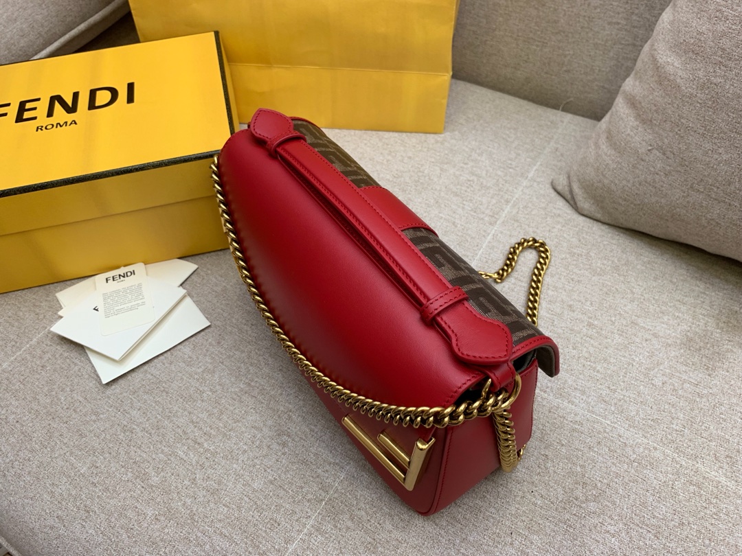 Fendi 芬迪现货 双面手提包 金属 F 图案 肩背斜跨手提 布压制对版面料 饰有棕色 FF 主题图 27x16x8cm-广州卡迪皮具_原单包包工厂货源 Fendi 芬迪现货 双面手提包 金属 F 图案 肩背斜跨手提 布压制对版面料 饰有棕色 FF 主题图 27x16x8cm