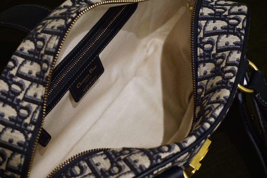Dior 迪奥 经典帆布棒球包 28cm 可调节宽肩带设计 高清细节实拍