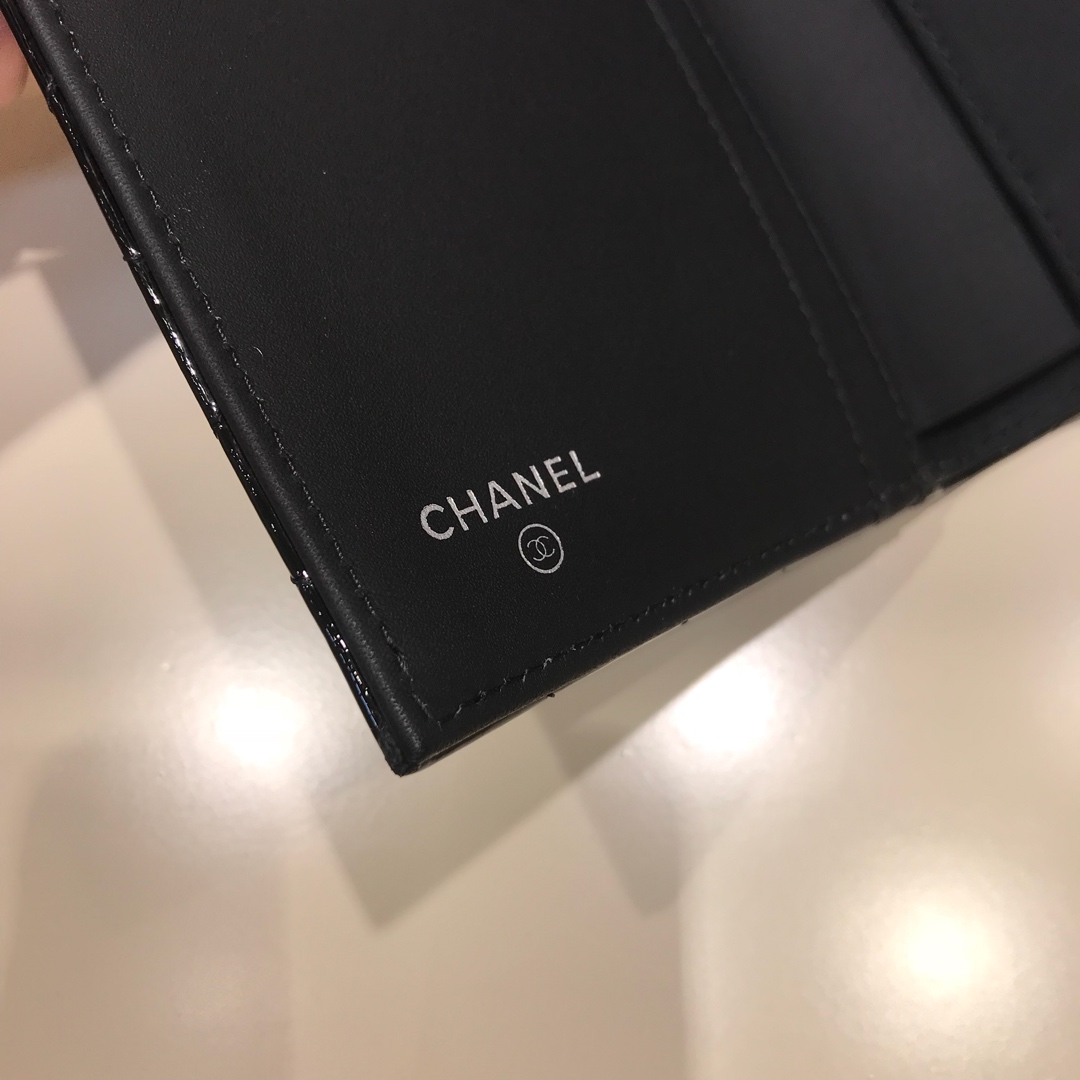 Chanel 香奈儿 长夹钱包  进口漆皮～黑色银扣
