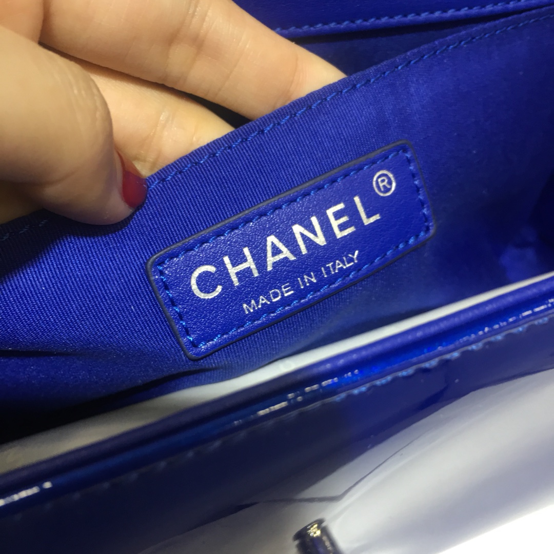 Chanel 香奈儿 Leboy 顶级代购版本 25cm～原版漆皮～电光蓝～银扣