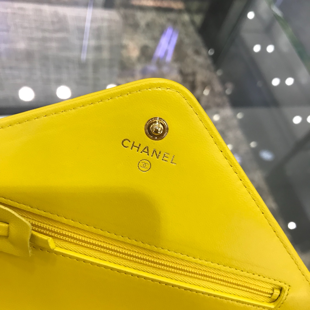 Chanel香奈儿 最新款铆钉 WOC 明亮黄 19cm