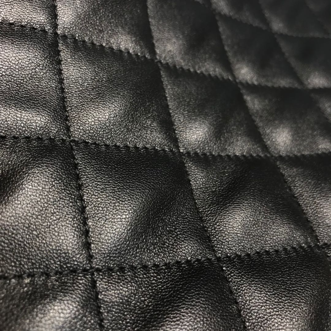 Chanel 31购物袋原厂树纹皮 金扣 可单肩背可折叠当手包 超实用 全黑色