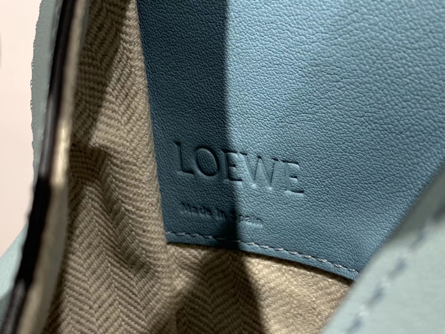 Loewe 罗意威 Hammock  吊床包 多种背法 29X26X27cm