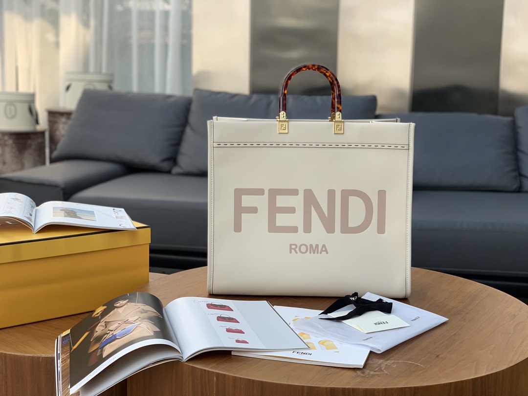 芬迪FENDI 8822最新购物袋 奶白色皮革 字母图案 自身带立体感 40cm 