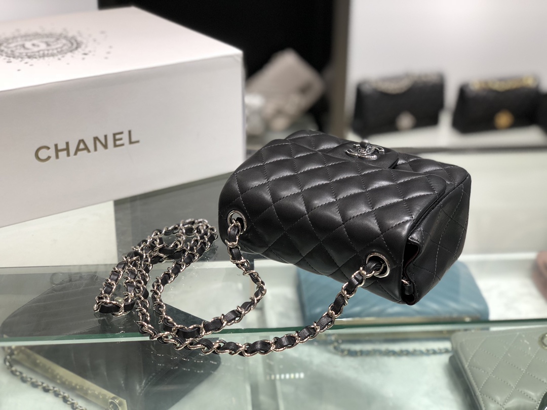 Chanel 香奈儿 Chanel Classic Flap 17cm 黑色 银扣