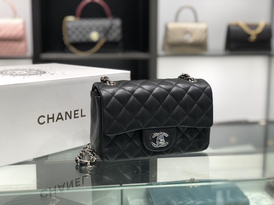 Chanel 香奈儿 Chanel Classic Flap 20cm 黑色 银扣