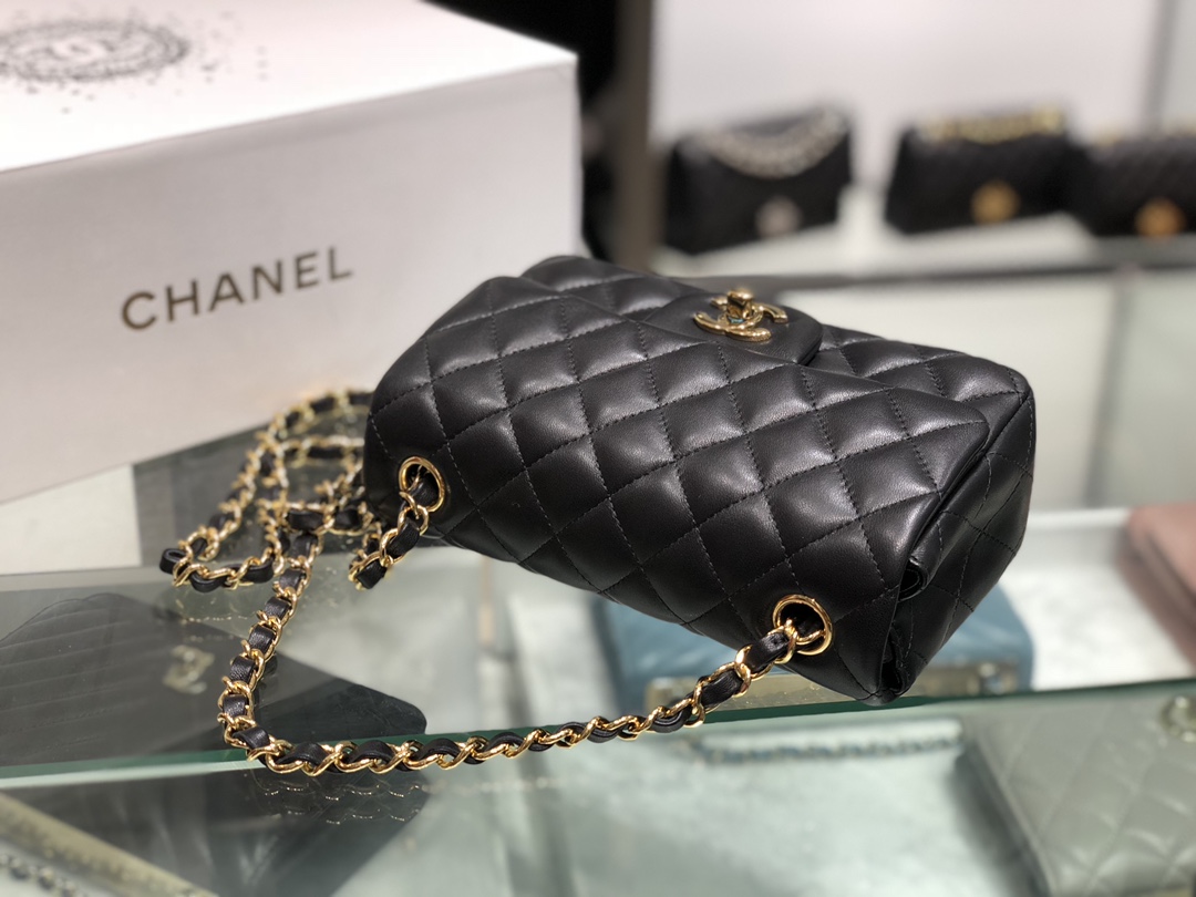 Chanel 香奈儿 Chanel Classic Flap 20cm 黑色 金扣