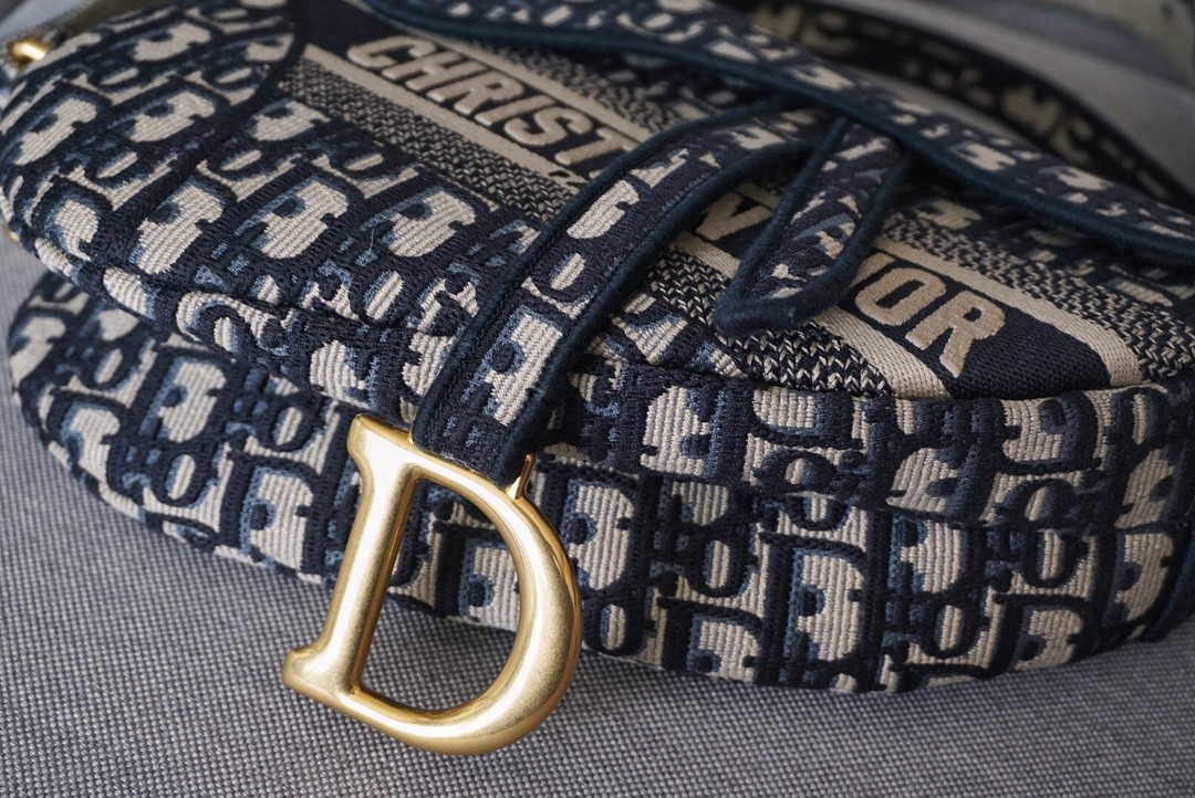Dior 迪奥 马鞍包 布纹字母蓝 25.5cm  大号 现货 凹造型突出 整体穿搭风格 一包搞定