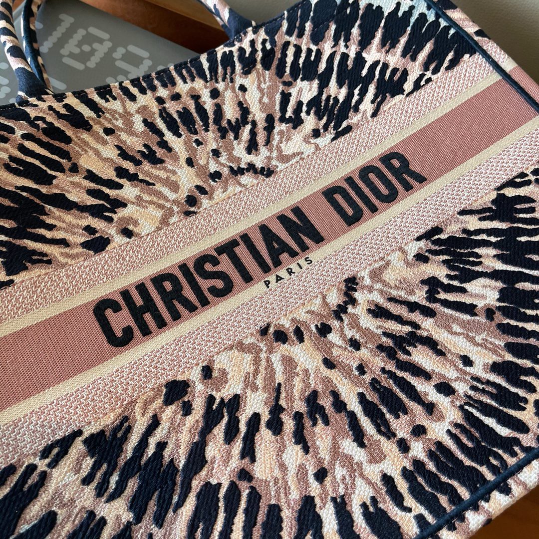 Dior 迪奥 购物袋 BOOK TOTE 万花筒 造型独特 艺术复古