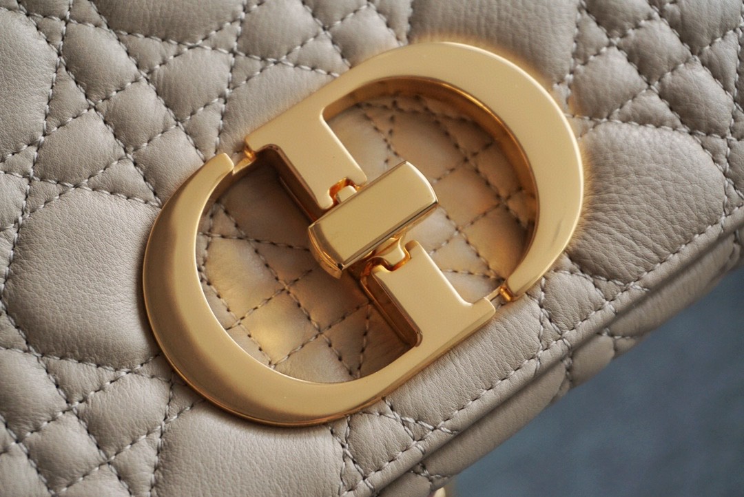 Dior 迪奥 Caro手袋 柔软牛皮 米色 结合典雅气质与现代风范
