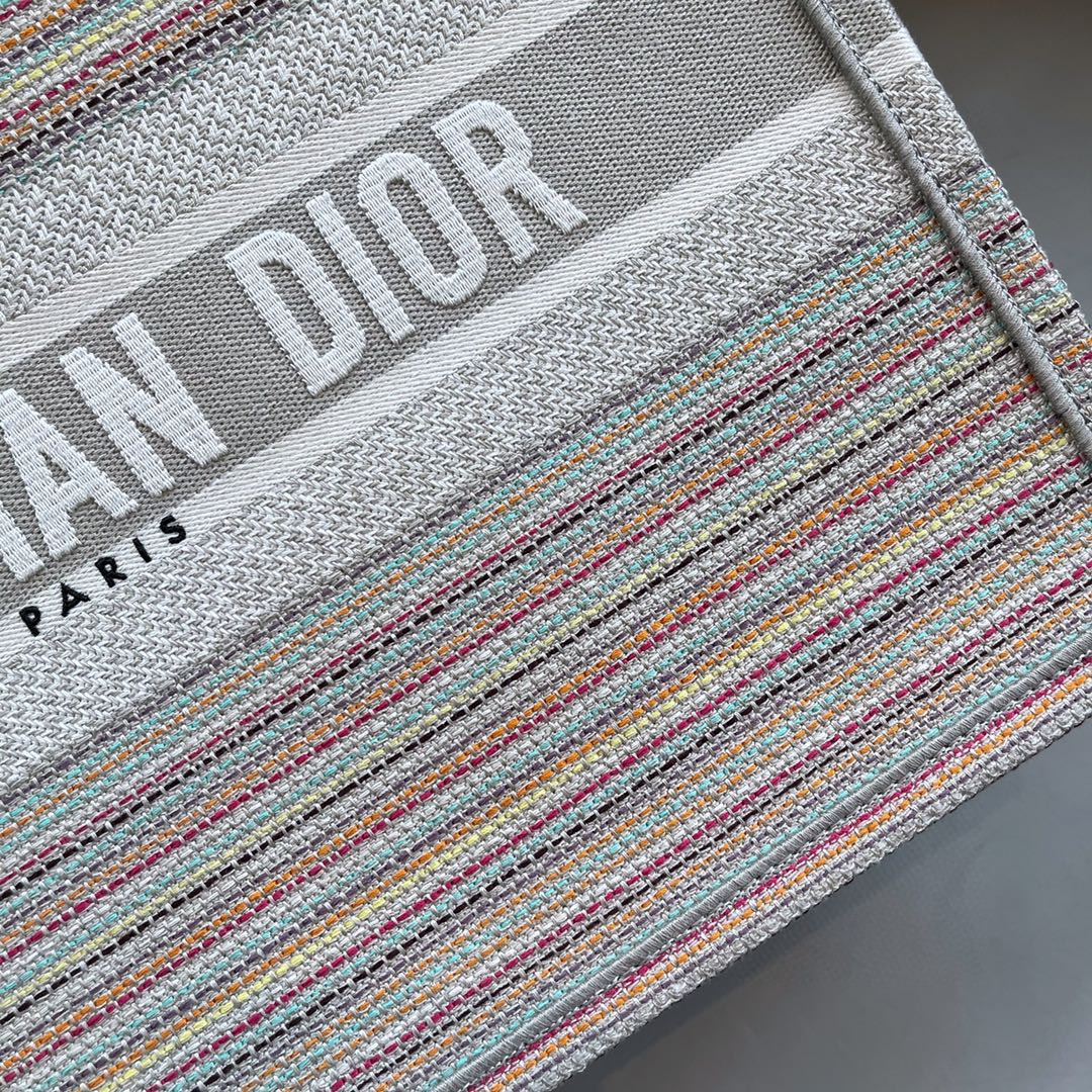 Dior 迪奥 购物袋条纹款 线条简单利落   造型感流畅 BOOK TOTE