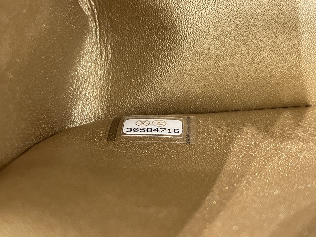Chanel ｛真品级｝金球 方胖子～代购版本进口原厂小羊皮 复古鎏金五金～尺寸：13*18*7cm