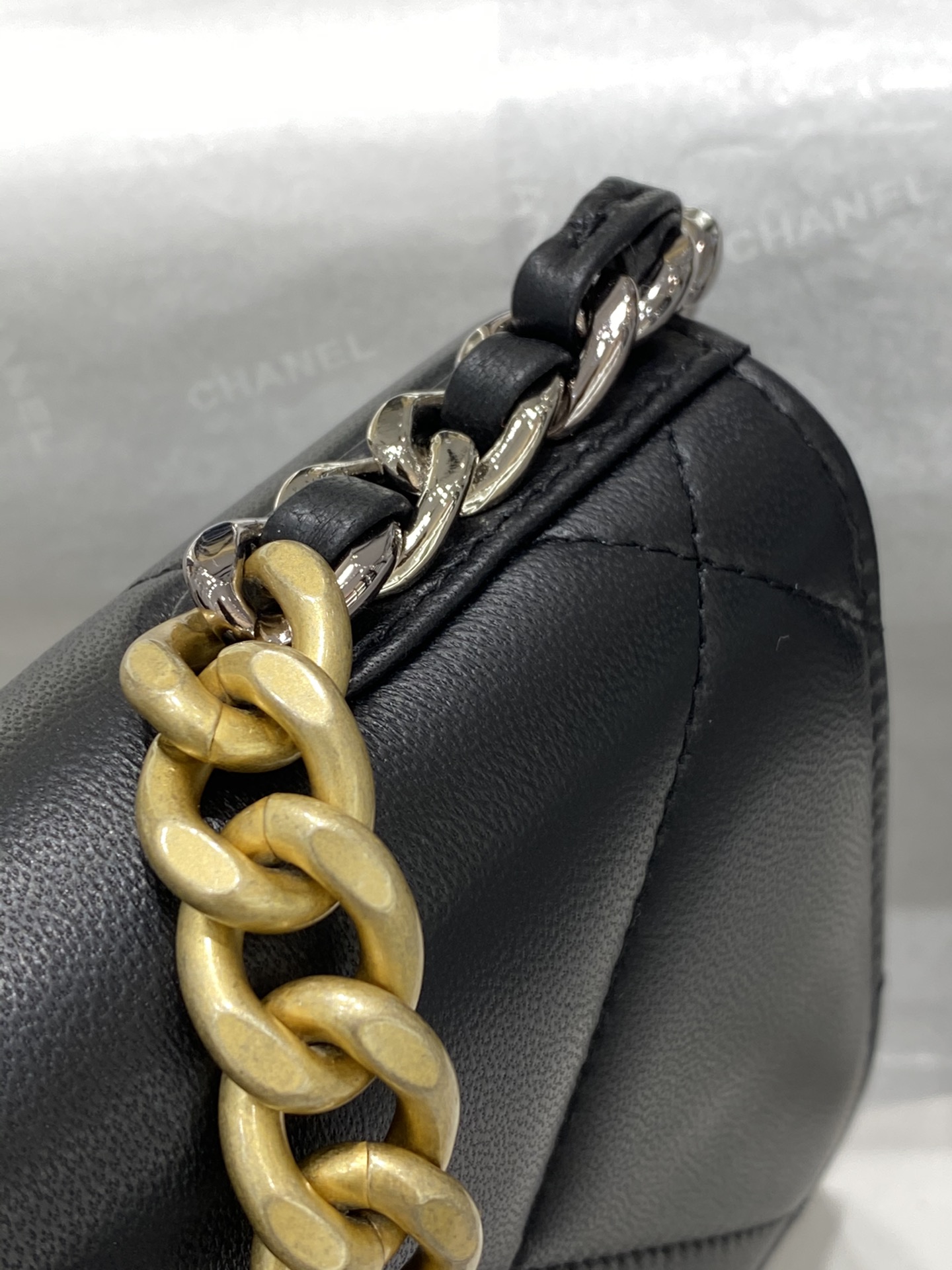 Chanel woc→19系列 金标logo 山羊皮 手拎 斜挎 19cm 链条古金色和古银色