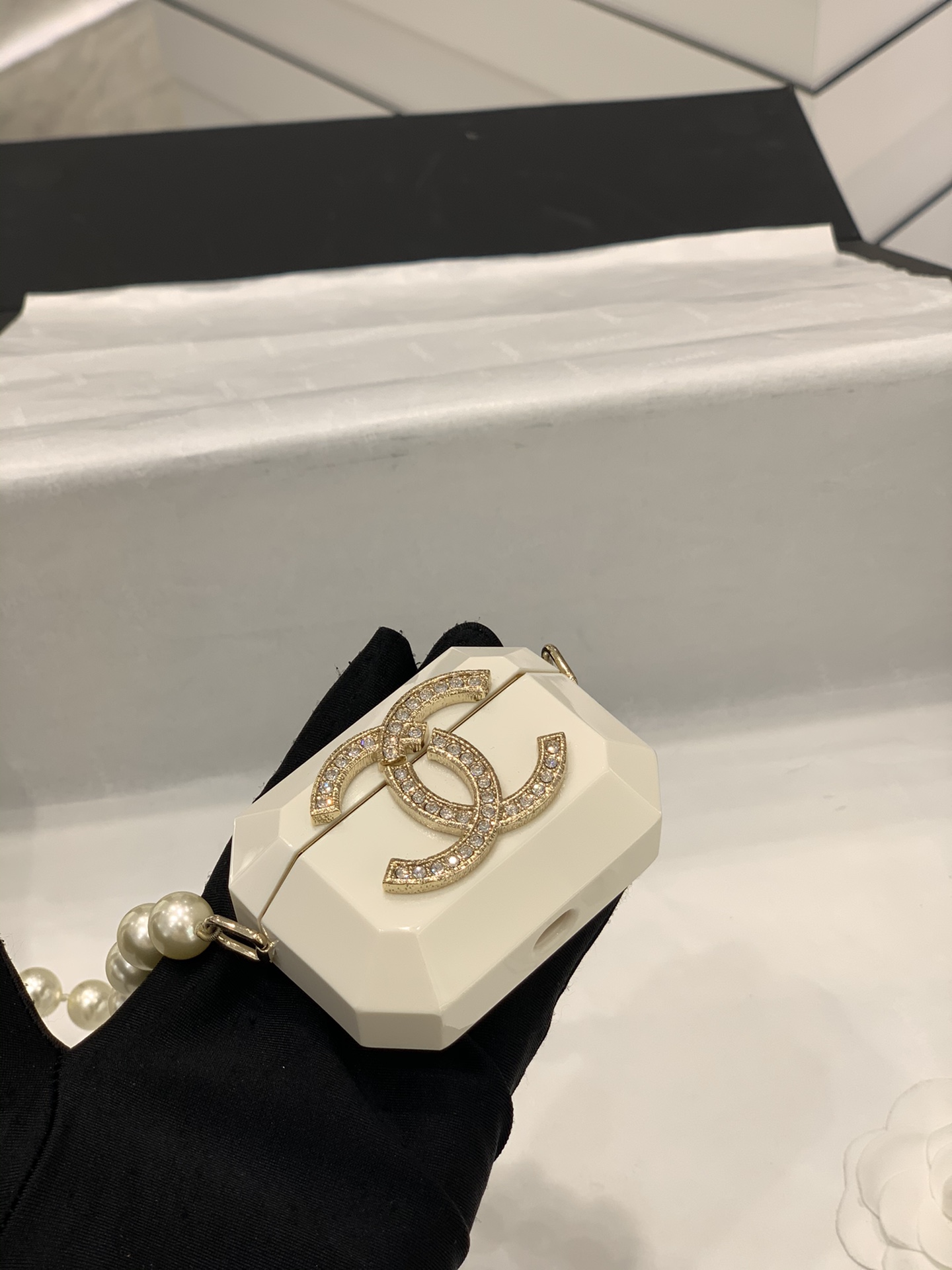 白色耳机包 Chanel  高级手工坊亚克力耳机盒