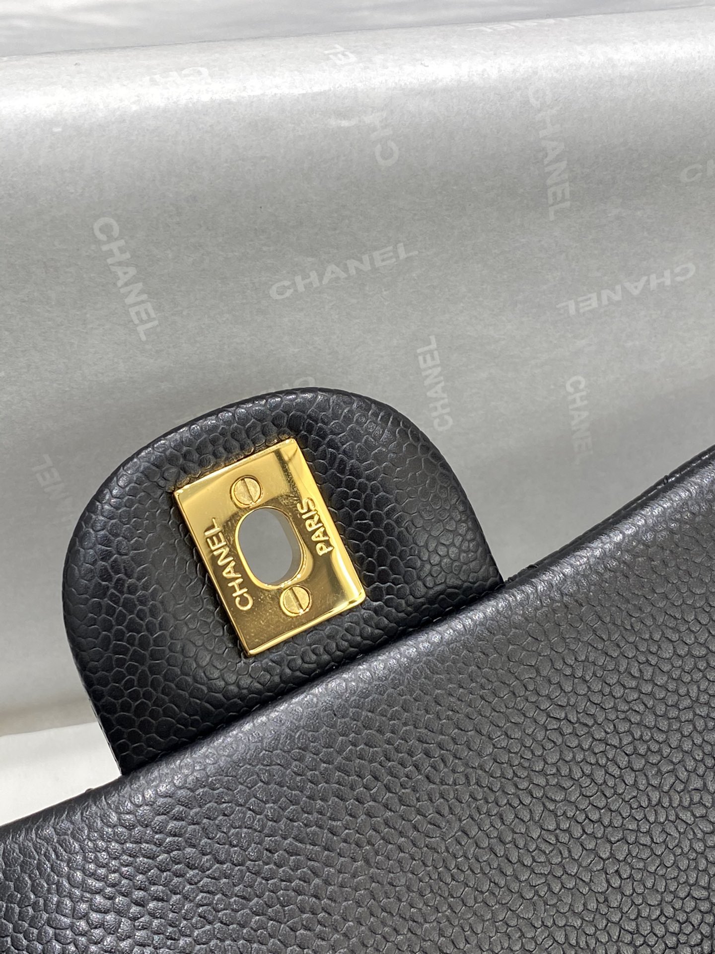 现货  【真品级】Chanel CF 20→（盖头边缘无车线）  黑色金扣  法国原厂Haas球纹鱼子酱牛皮 20cm