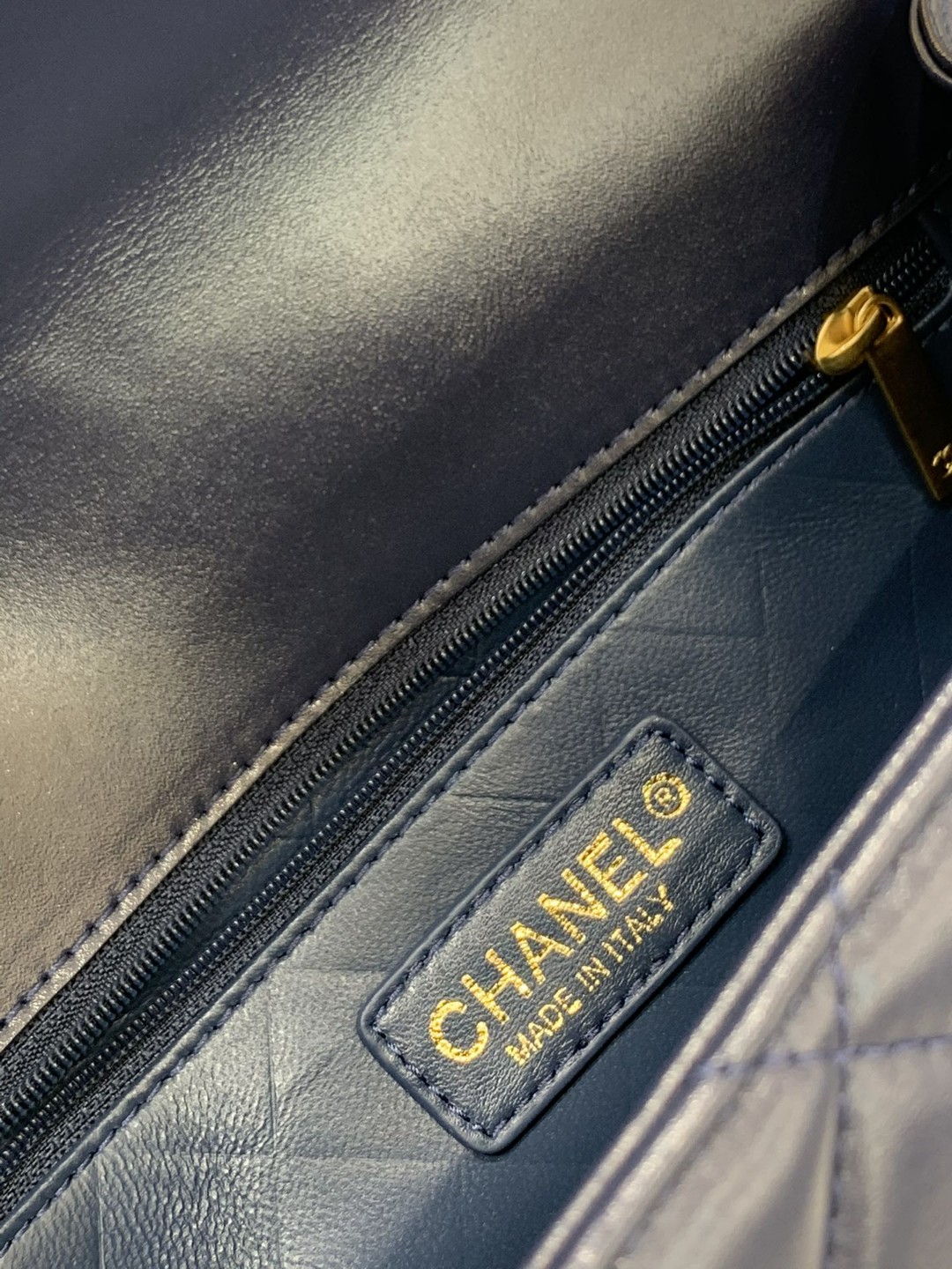 Chanel 香奈儿 秋冬新款 复古戴妃包  光面牛皮 搭配复古雕花的五金 23-7-14cm