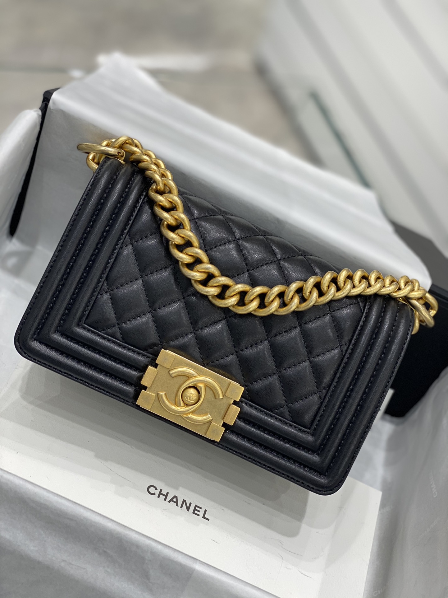 Chanel Leboy 20  【真品级】原厂bodin joyeux 羔羊皮 黑色～菱格～砂金