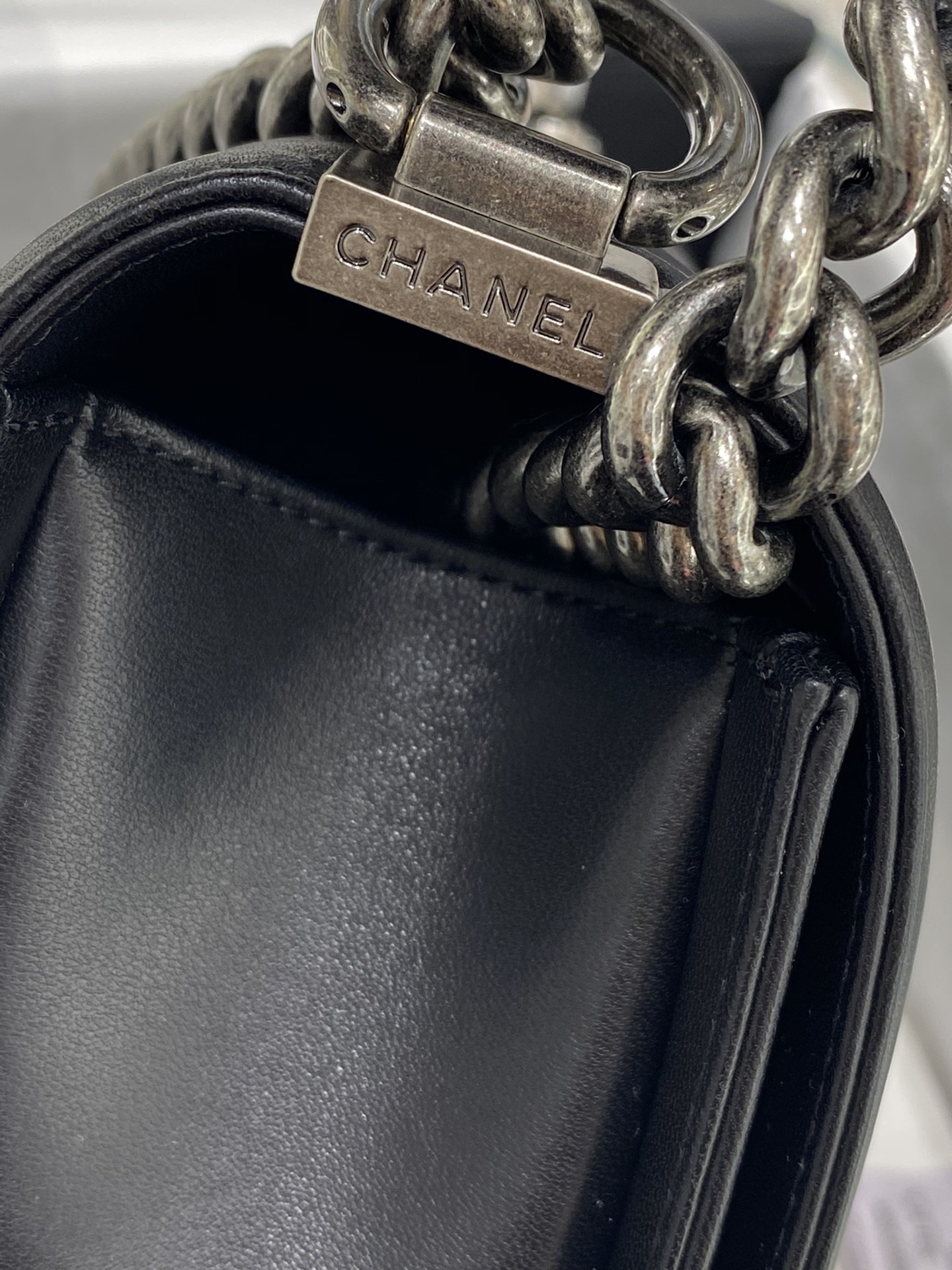 Chanel Leboy  【真品级】原厂bodin joyeux 羔羊皮   图为 25cm 现货发售！数量不多～  黑色～菱格～古银