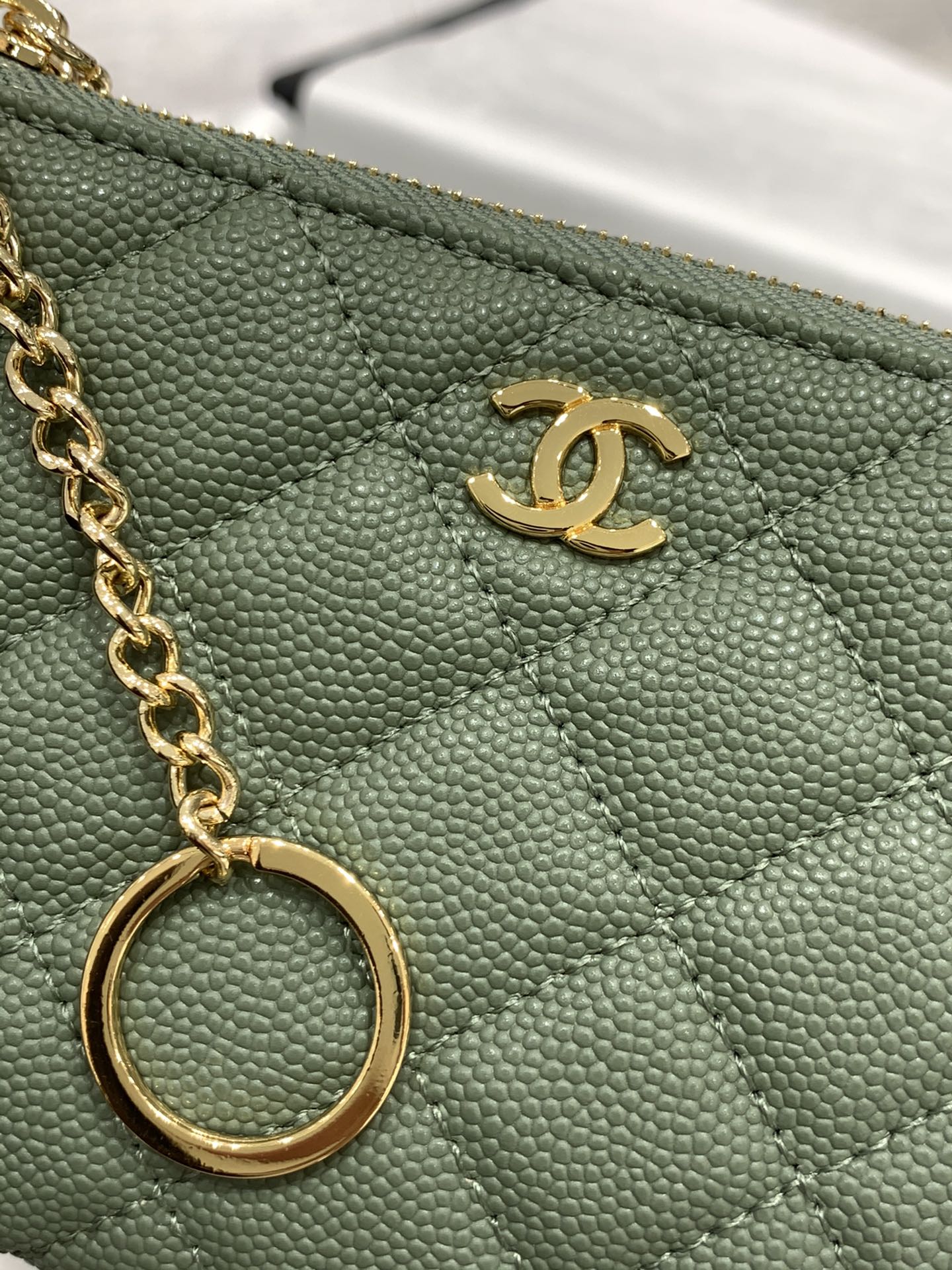 Chanel→零钱包 拉牌是双C标志性logo 14-11-1 绿色鱼子酱牛皮～金扣