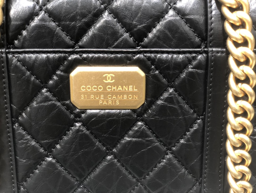 Chanel 真品级 2021新款高级手工坊 复古邮差包 黑色 .褶皱海绵牛皮 全铜厚镀复古金 **