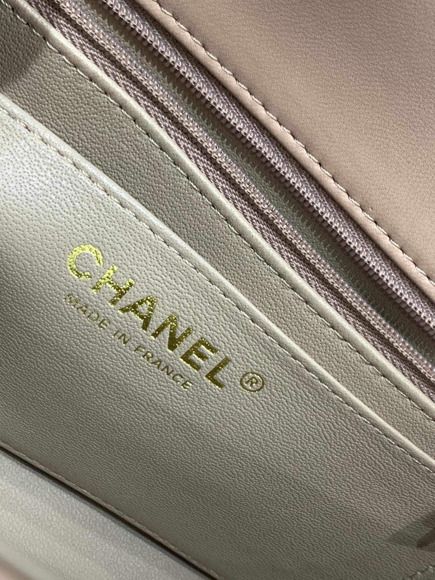 升级版 2021春夏新品 全钢浅金金属～带芯片  【真品级】Chanel CF 20  原厂bodin joyeux羔羊皮 ️奶茶色  少量现货