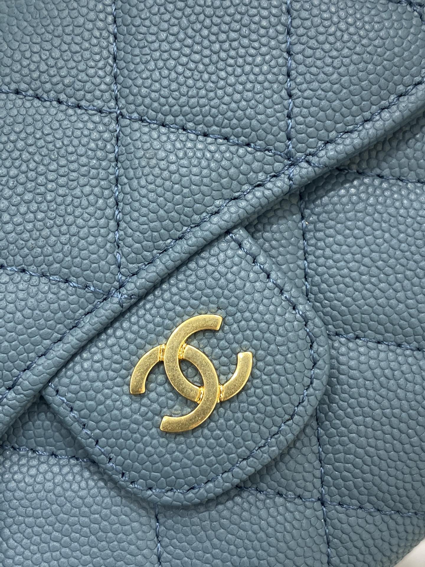 Chanel CF 经典爆款三折钱夹 高品质 经典菱格纹 里外全皮 蓝色鱼子酱牛皮～金扣 10.5-11.5-3cm