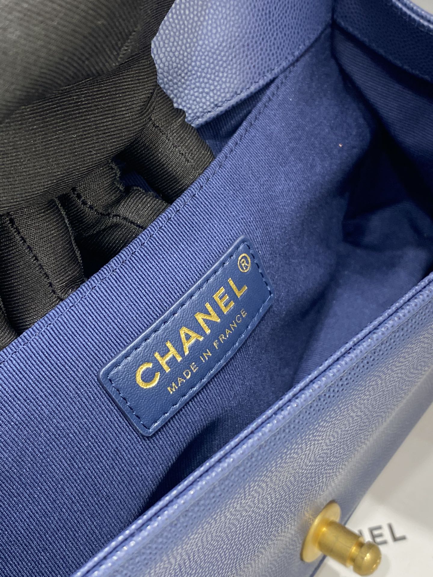Chanel Leboy  【真品级】宝蓝色 菱格款 砂金 法国原厂Haas小球纹鱼子酱牛皮 25cm