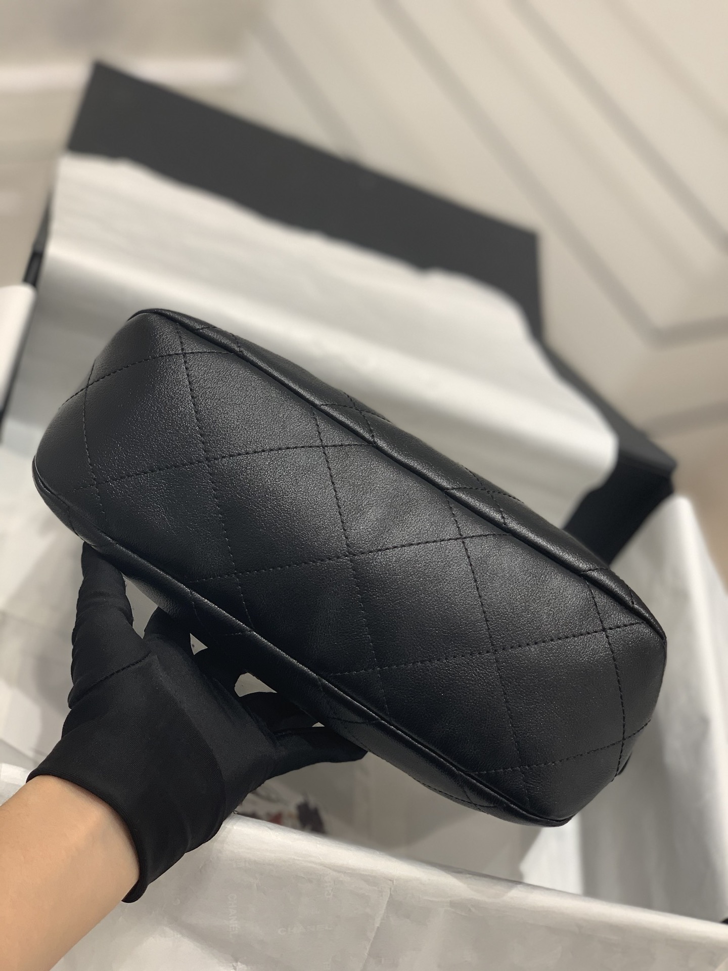 Chanel 2022cc 早春度假系列 嬉皮包/hobo腋下包 原厂小牛皮,手感超柔软超舒服-广州尚美皮具_原单包包工厂货源 Chanel 2022cc 早春度假系列 嬉皮包/hobo腋下包 原厂小牛皮,手感超柔软超舒服