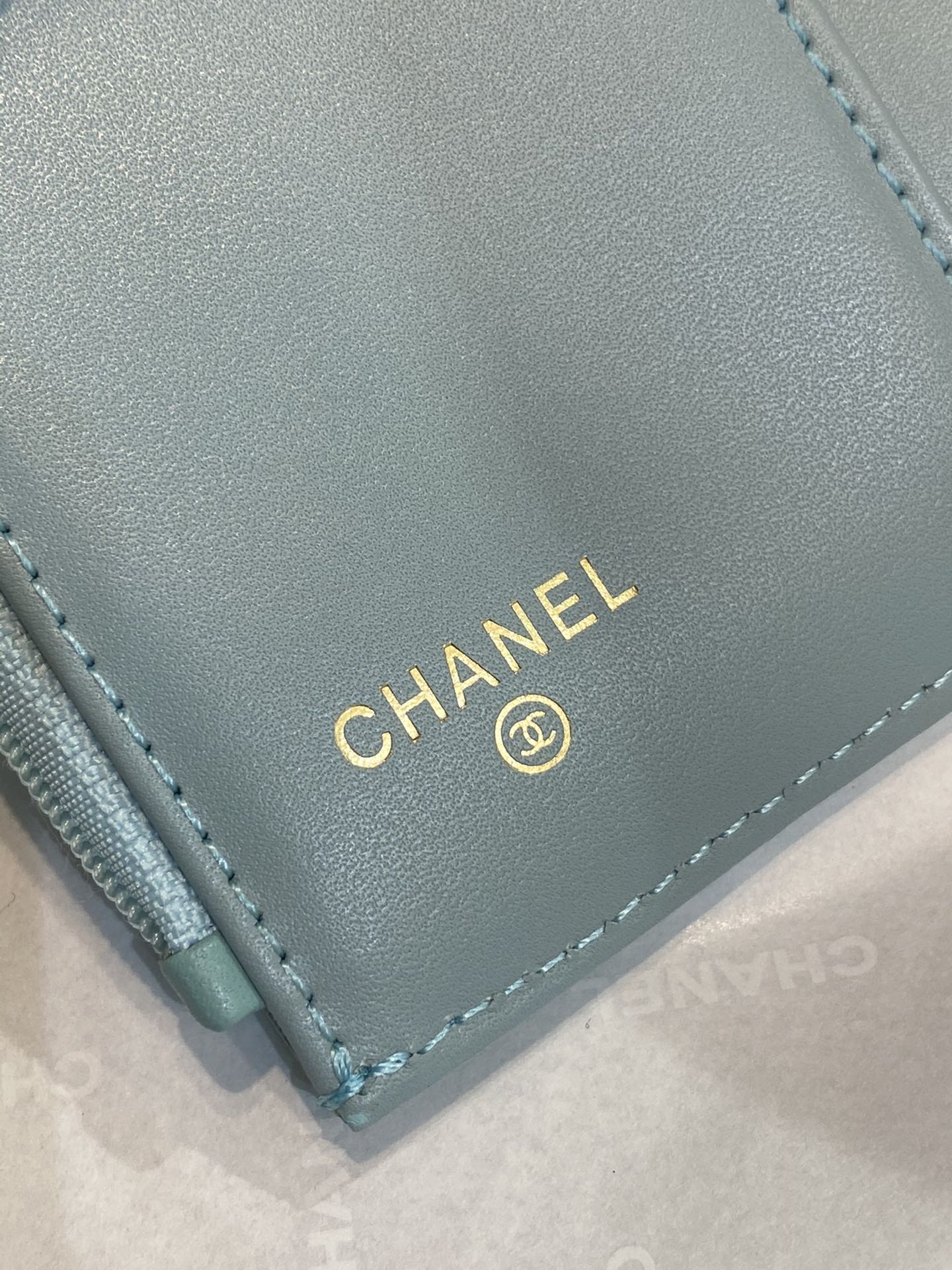 Chanel大格子短三折钱包到货 纯山羊皮质！ 配新款19系列编织logo时尚大气 高品质 尺寸10*11 蓝色