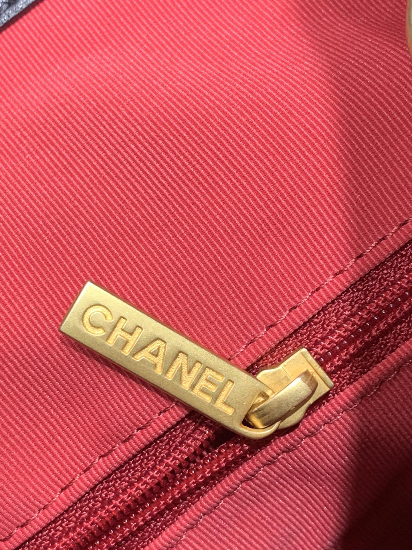 现货Chanel 21秋冬新款之痞帅嬉皮包 29×28×7cm 容量超大