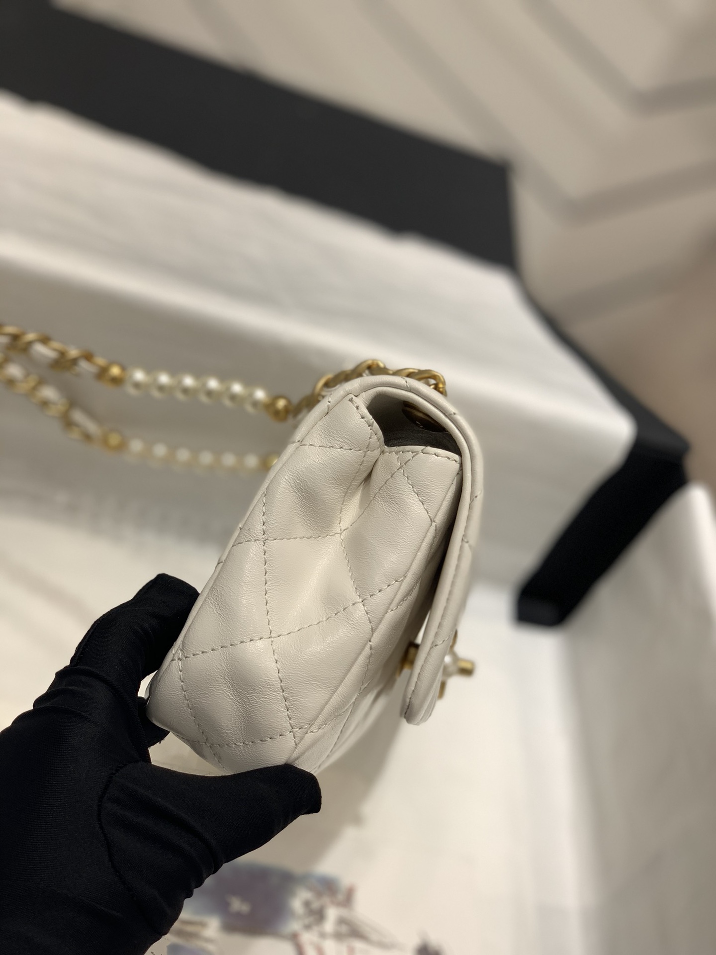 Chanel 2022cc 早春度假系列  全球抢爆走秀款珍珠包 珍珠双C log 原厂小牛皮 20x13.5x5cm