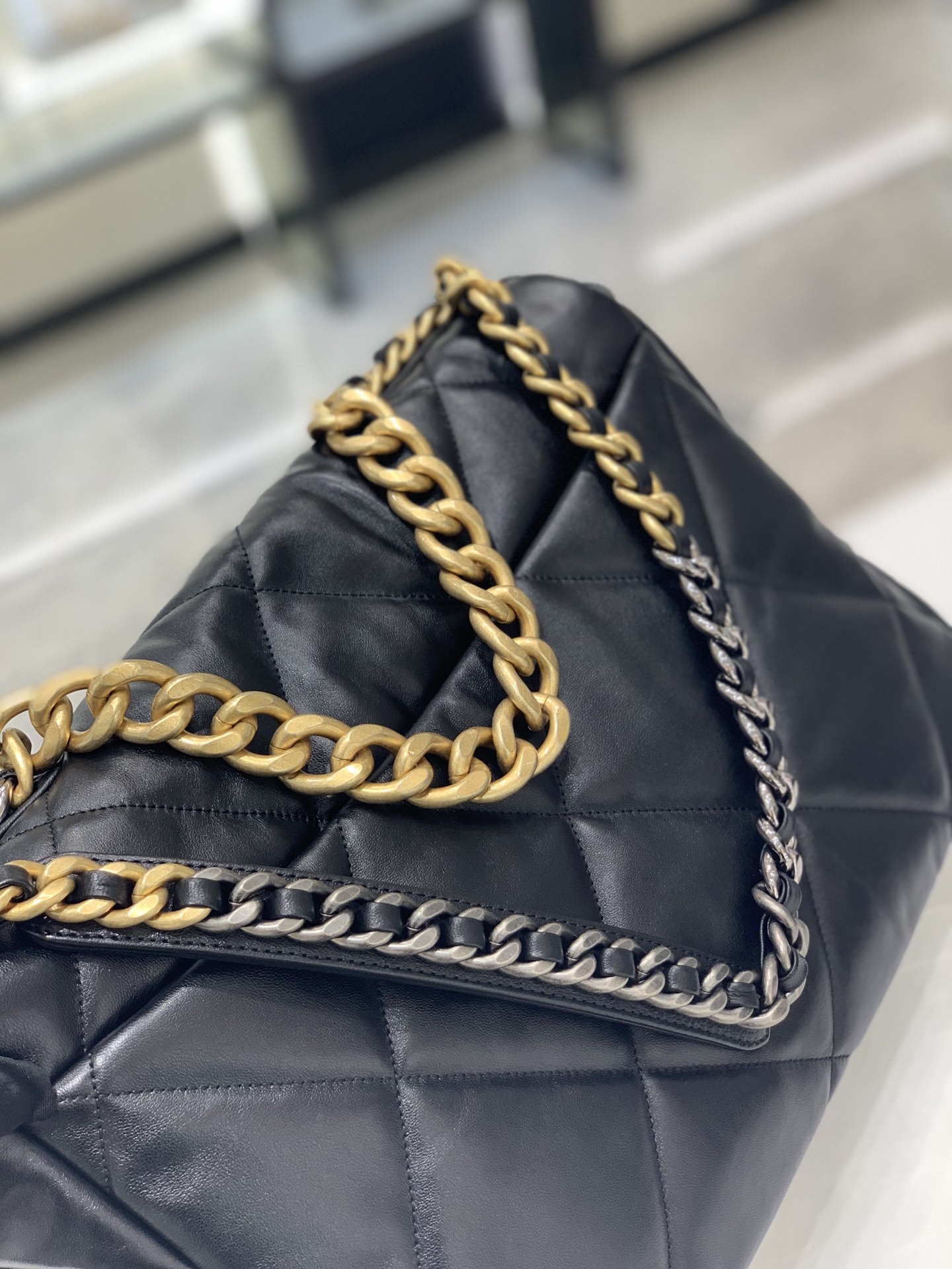 Chanel手袋 19系列 口盖包 黑色 正品皮  大号尺寸：25x36x11cm