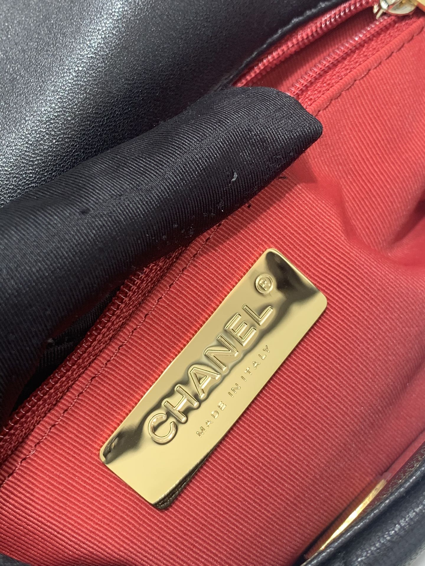 Chanel香奈儿手袋 口盖包 小号 黑色 小号尺寸：16x26x9cm 轻盈绵柔质感羊皮 大菱格设计元素