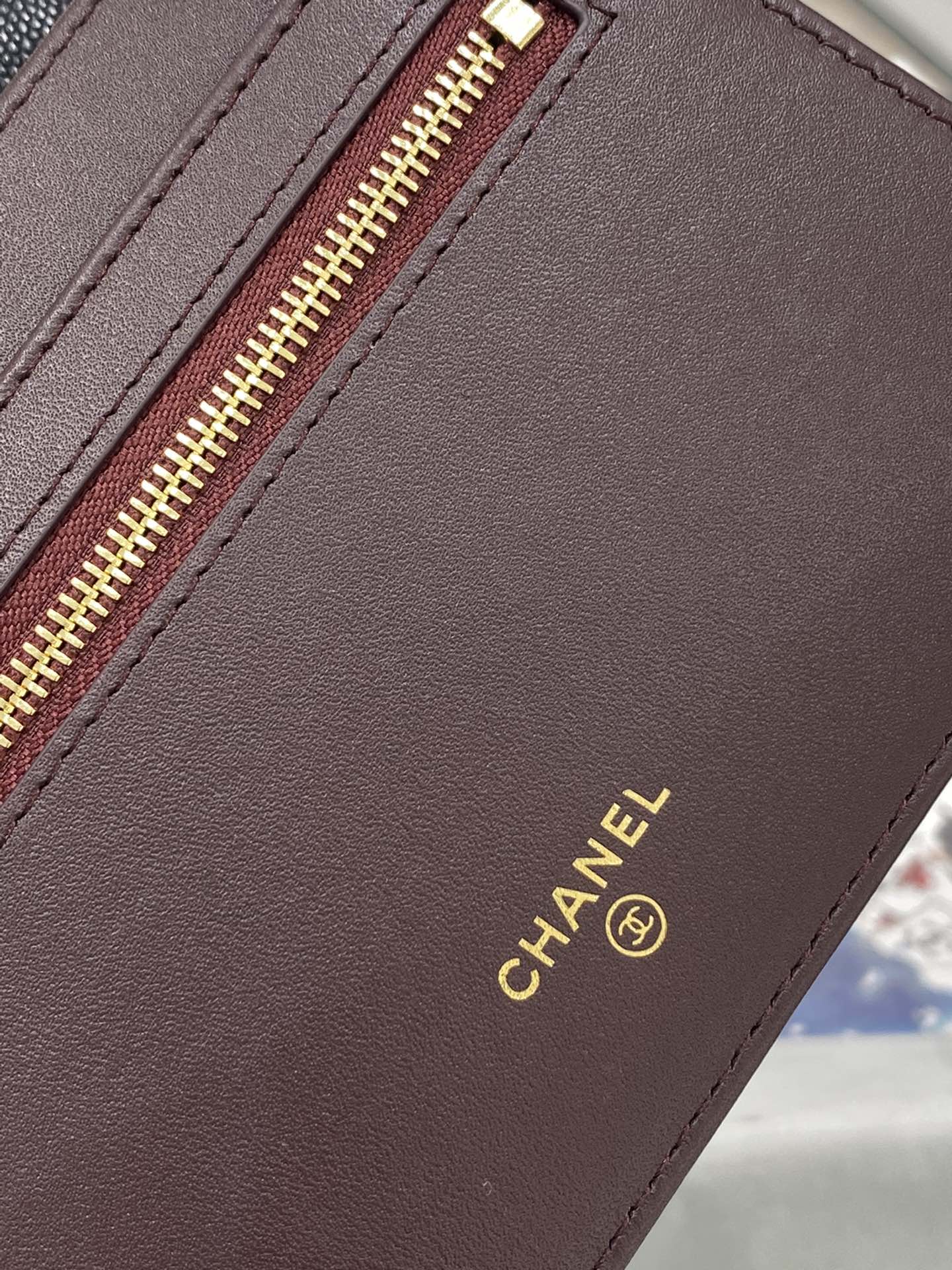 Chanel 香奈儿小手包【两件套】 高品质！经典菱格纹设计配鱼子酱牛皮～金扣 18.5x11.5x1cm