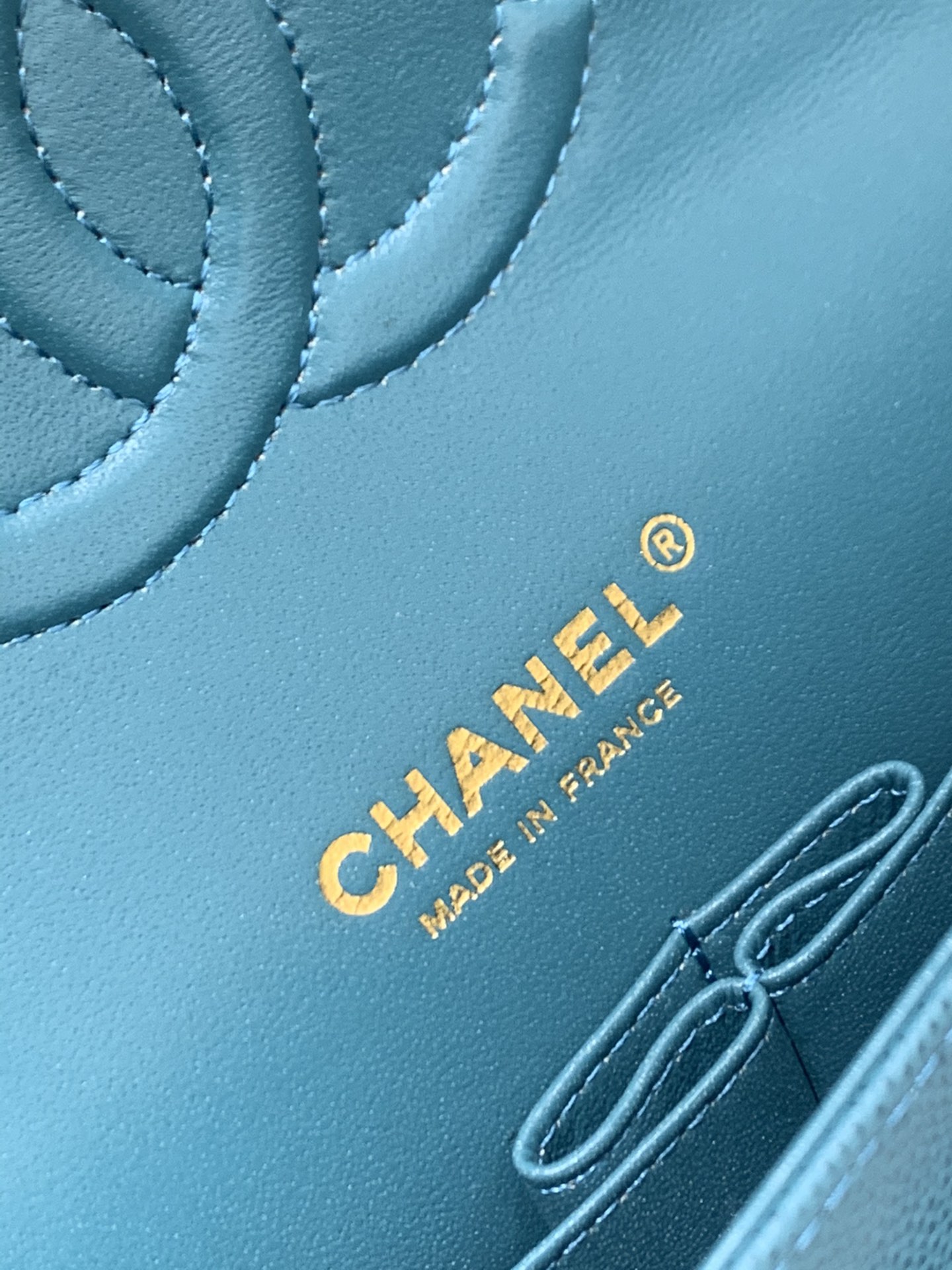 现货现货  【真品级】Chanel CF 25cm  孔雀绿金扣  法国原厂Haas球纹鱼子酱牛皮   ～原厂皮～～数量不多～