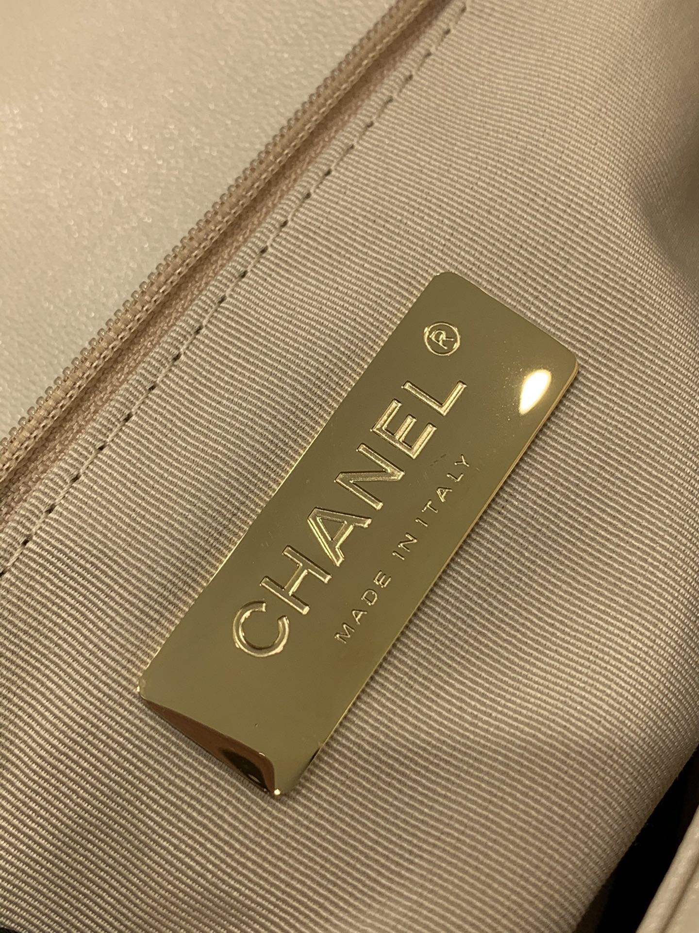 Chanel手袋 19系列 口盖包 中号 杏色 正品皮 中号尺寸：20x30x10cm