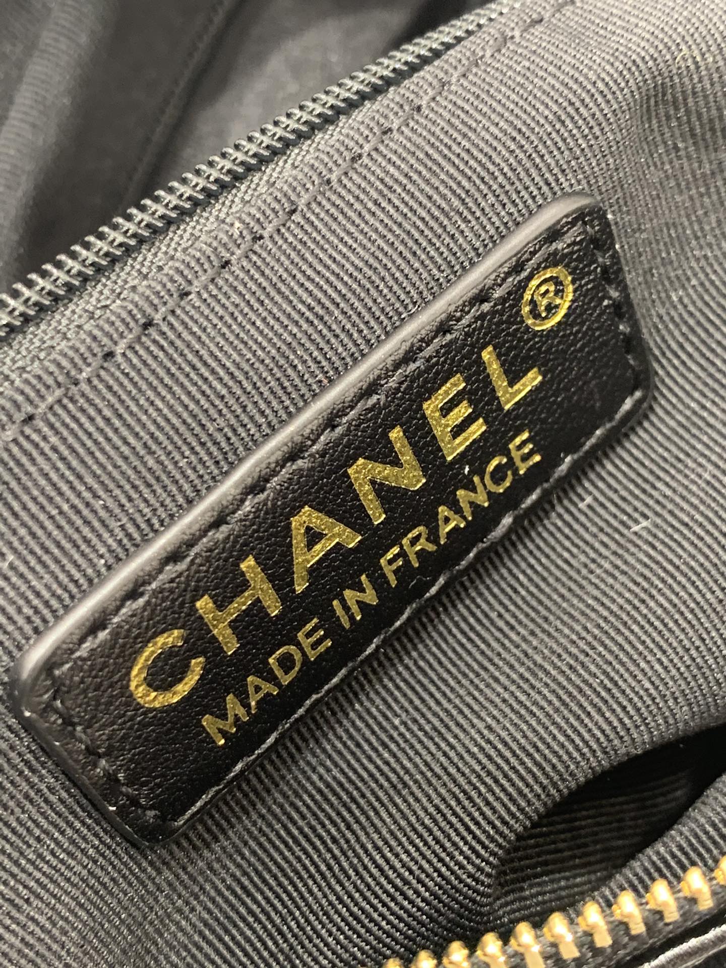 Chanel 2022cc 早春度假系列 嬉皮包/hobo腋下包 原厂小牛皮 28x17x9cm