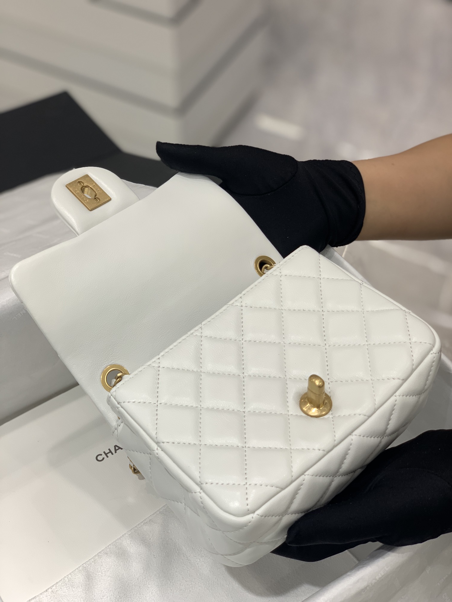 Chanel升级版带芯片～cf【小金球方胖子】  2020新春新款包包 白色  尺寸13x18x7