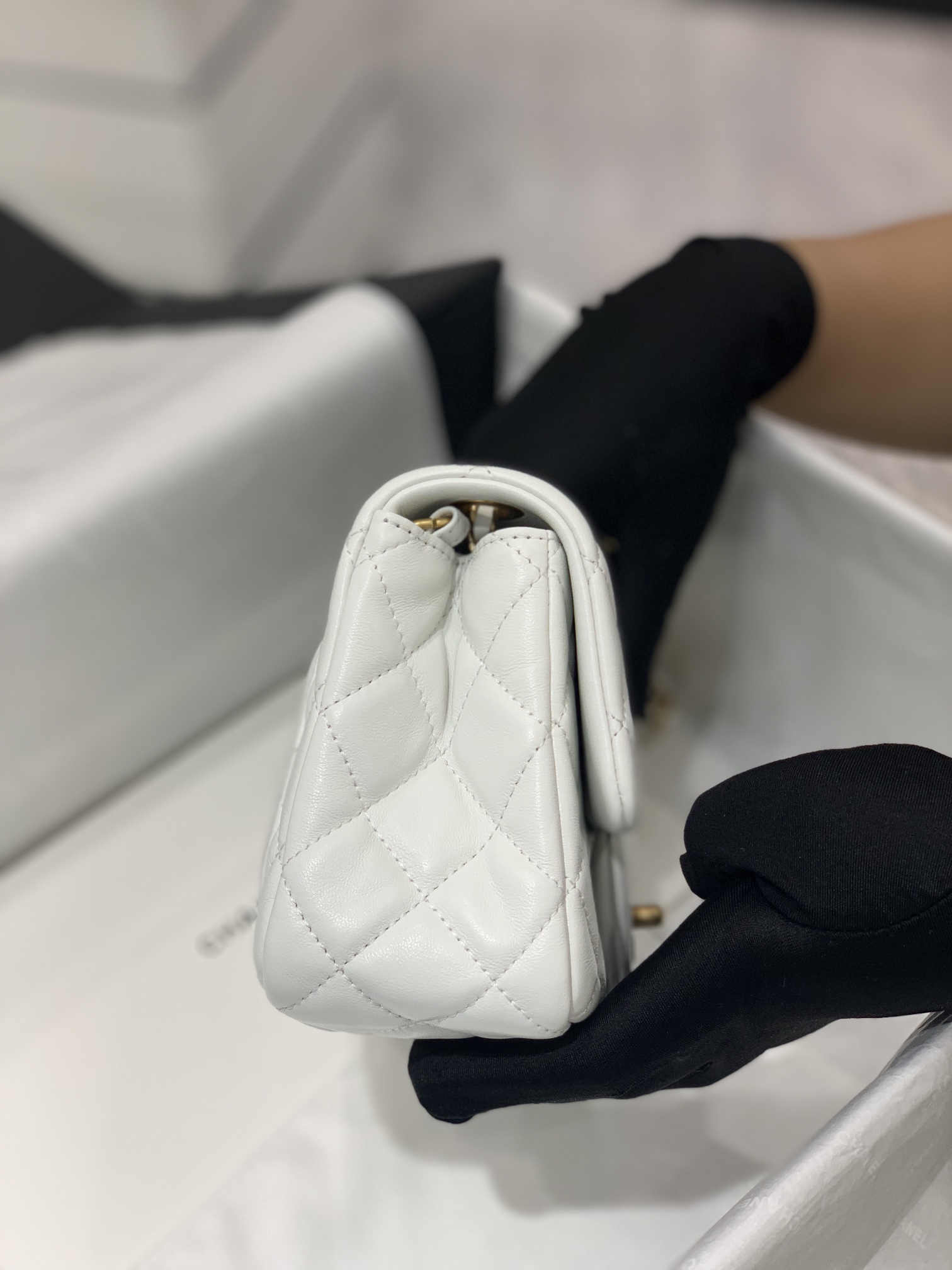 Chanel升级版带芯片～cf【小金球方胖子】  2020新春新款包包 白色  尺寸13x18x7