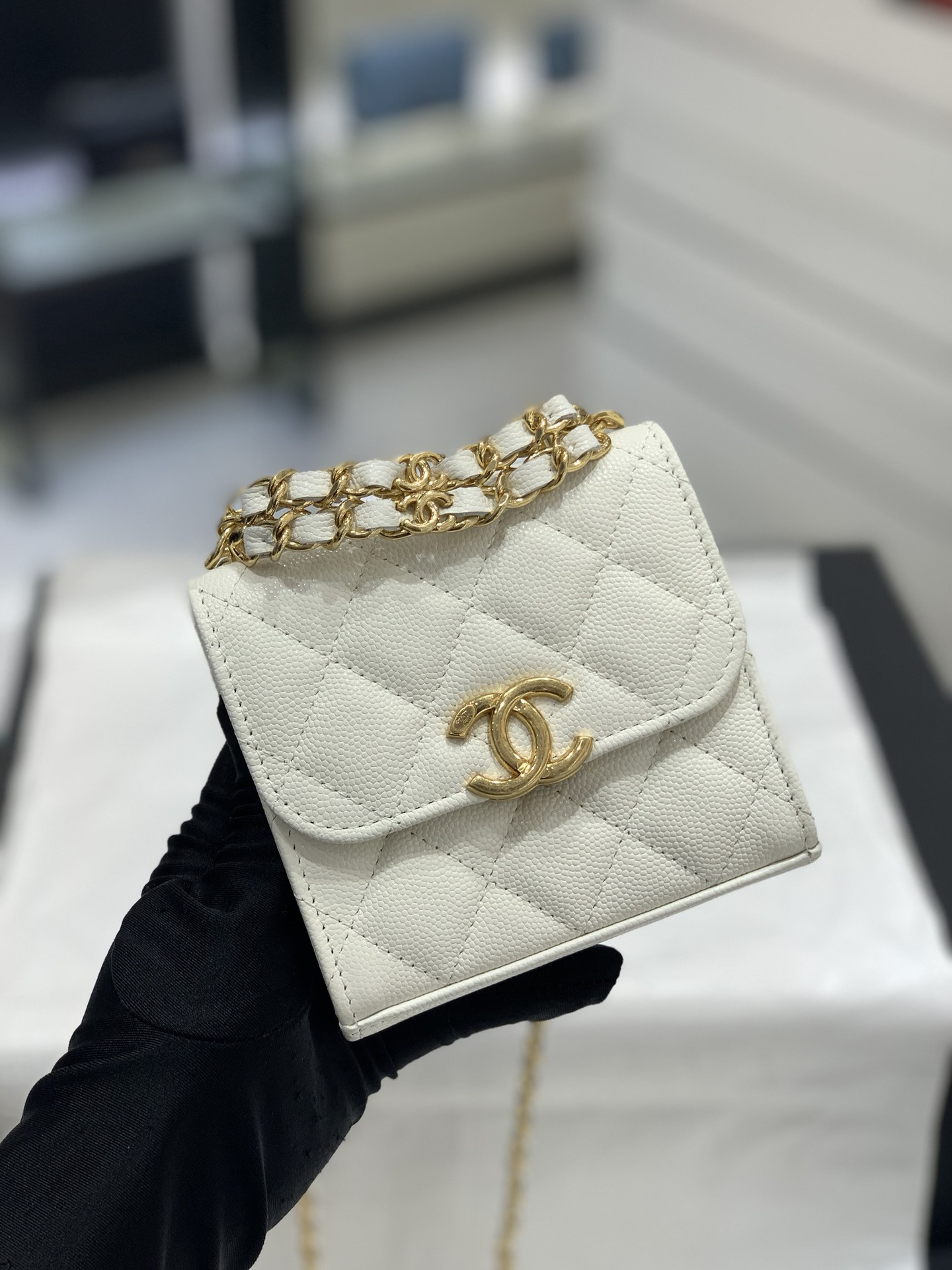 CHANEL PEARL FLAP BAG  Trắng  La Deluxe