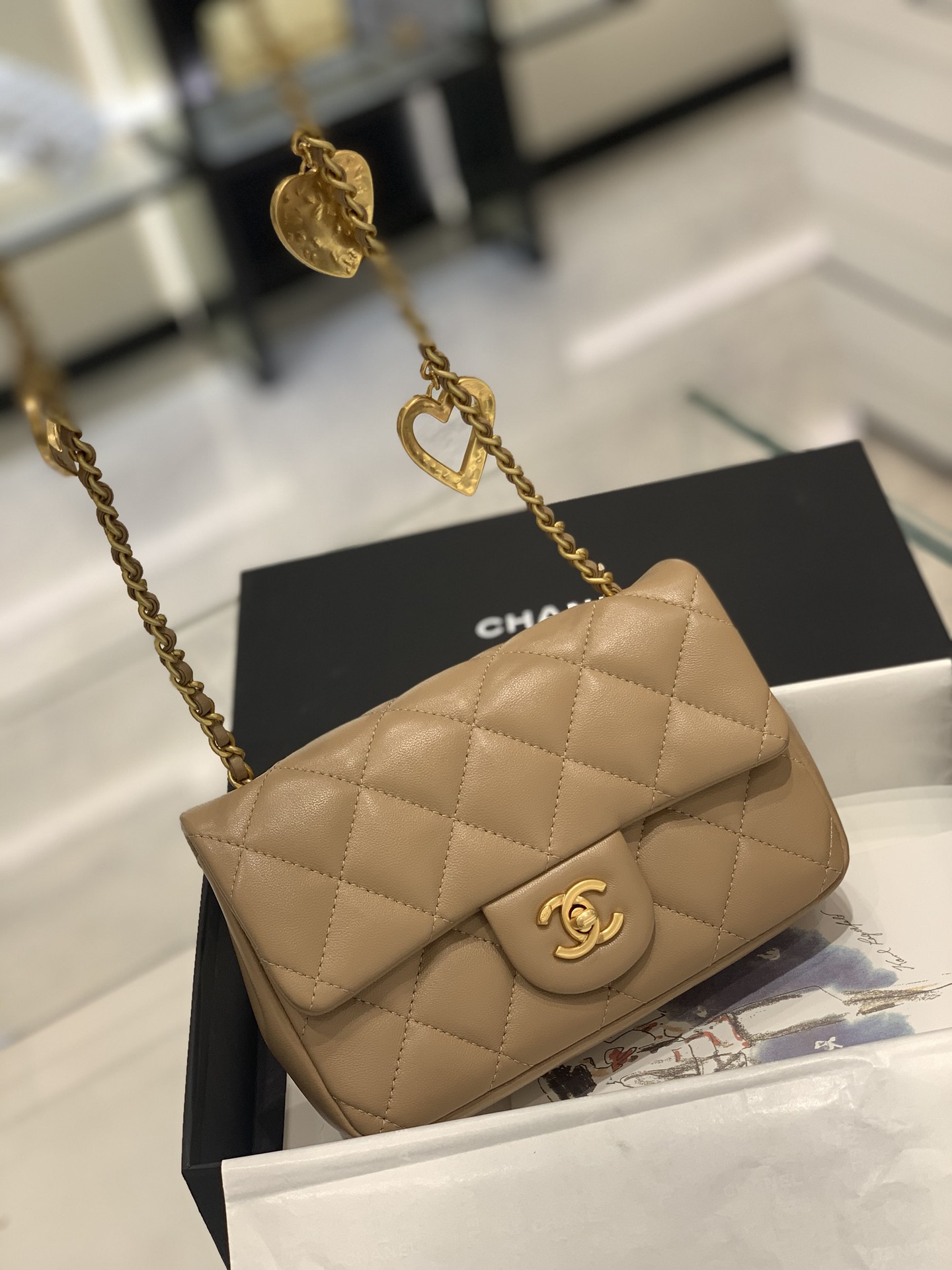 Chanel 上新啦 唯一的限量版 爱心链条mini cf cf经典版型加上爱心吊坠 18cm-广州尚美皮具_原单包包工厂货源 Chanel 上新啦 唯一的限量版 爱心链条mini cf cf经典版型加上爱心吊坠 18cm