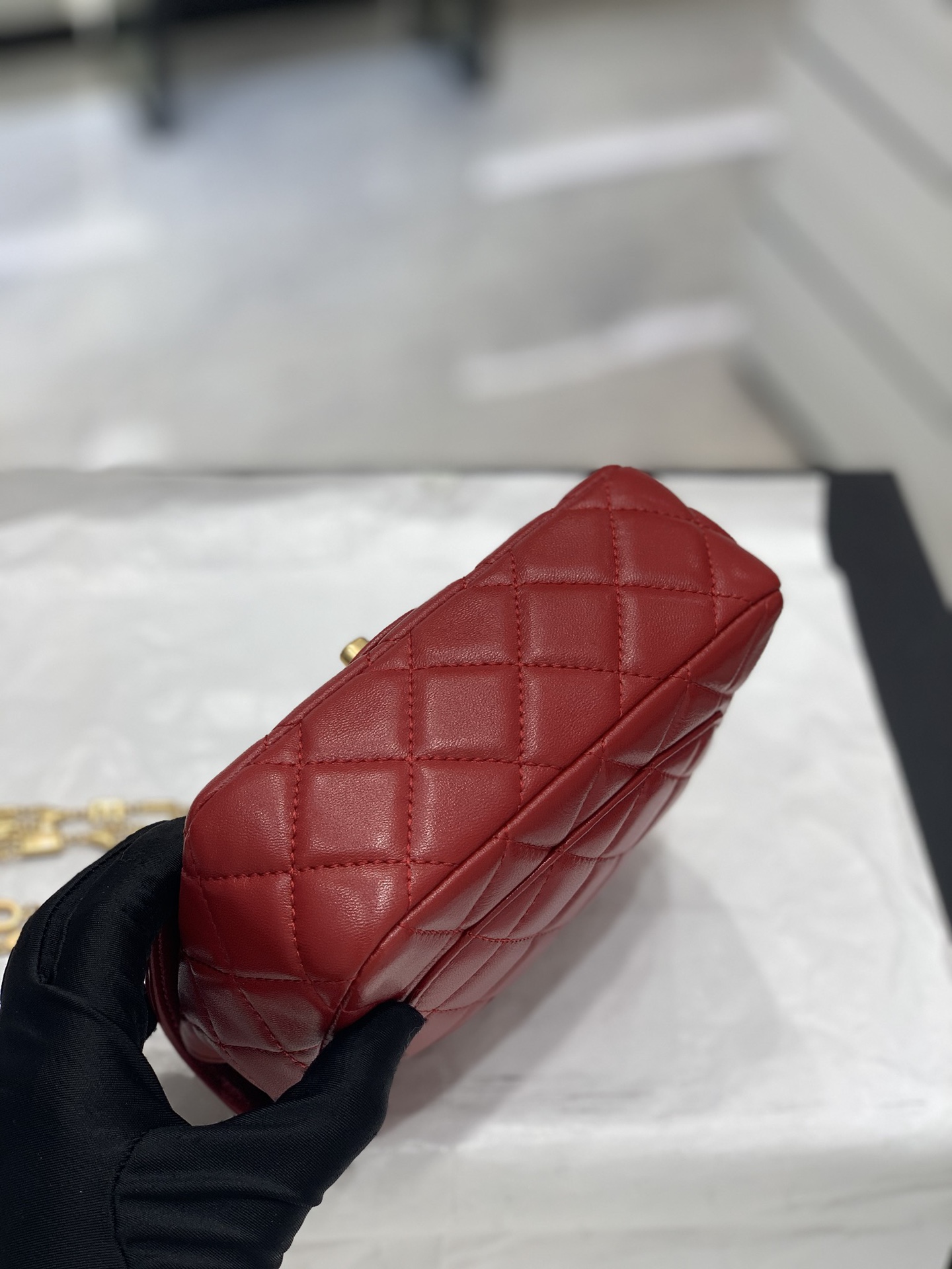 Chanel 22B珐琅链条方胖子mini号【现货】 双链条拼接珐琅五金元素 小羊皮 17-20.5-6.5cm-广州尚美皮具_原单包包工厂货源 Chanel 22B珐琅链条方胖子mini号【现货】 双链条拼接珐琅五金元素 小羊皮 17-20.5-6.5cm
