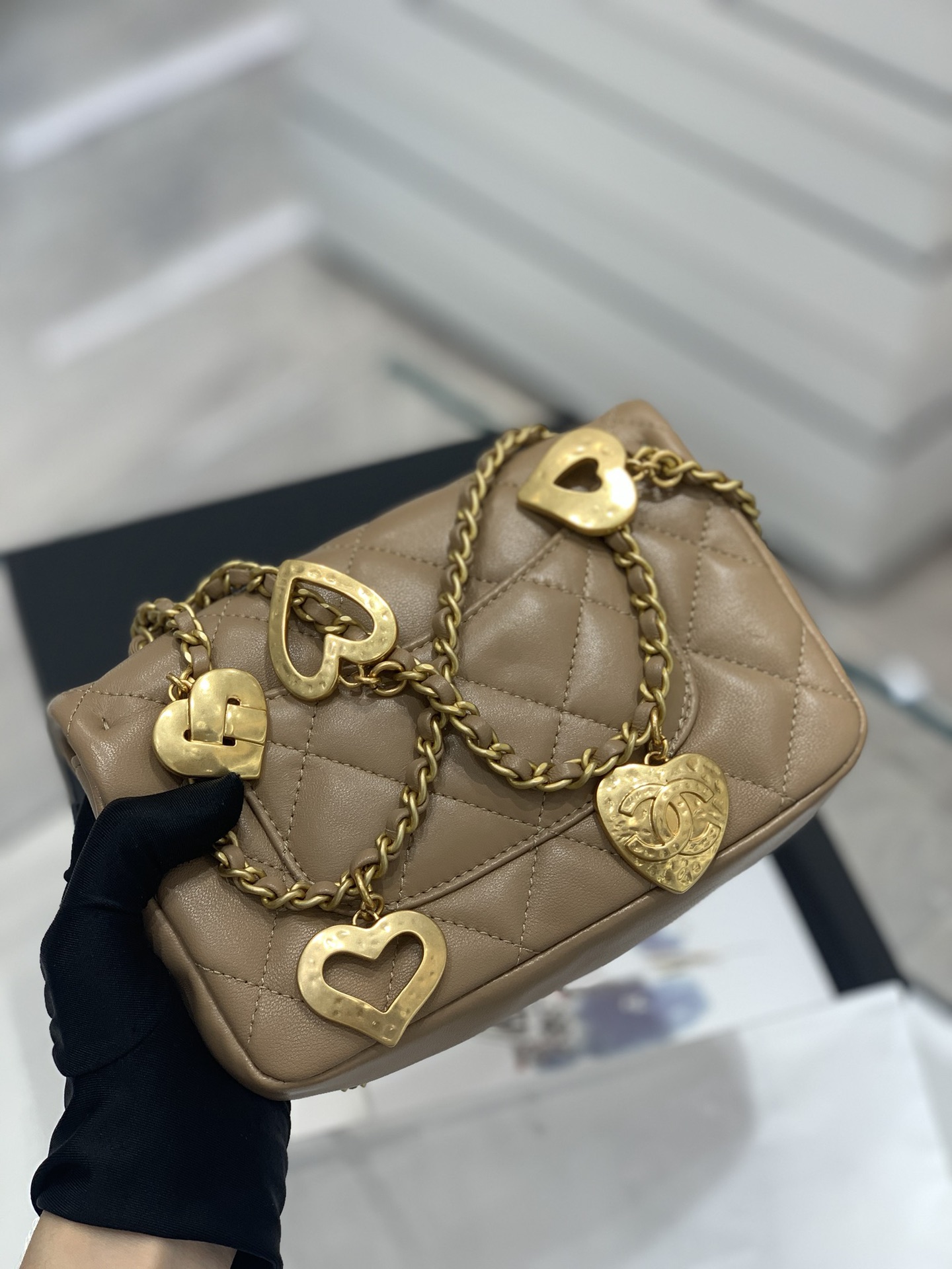 Chanel 上新啦 唯一的限量版 爱心链条mini cf cf经典版型加上爱心吊坠 18cm-广州尚美皮具_原单包包工厂货源 Chanel 上新啦 唯一的限量版 爱心链条mini cf cf经典版型加上爱心吊坠 18cm